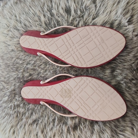Burberry Slides Size8 - Picture 3 of 6